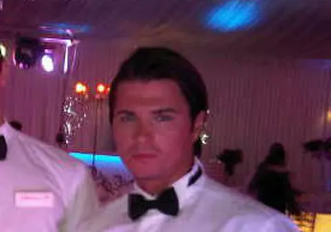 Alex Avram, iubitul Oanei Roman, OSPĂTAR la un centru de evenimente de lux! FOTO