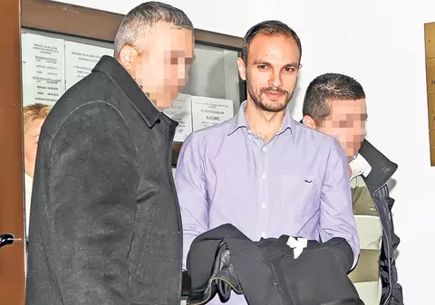 Doctorul vedetelor, încătușat pentru evaziune fiscală. Reținut le punea silicoane "la negru"