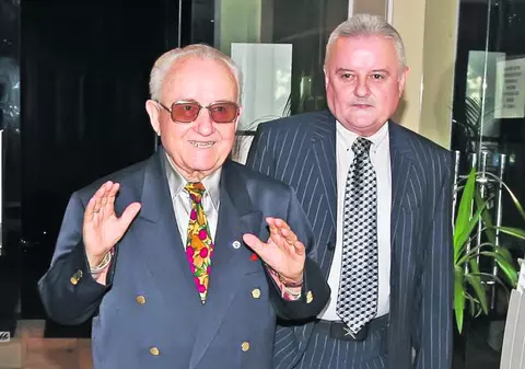 EXCLUSIV/ Tatăl lui Irinel Columbeanu a murit toamna trecută! Cine doarme acum în patul său