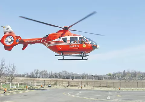 Bolnavii din două judeţe, salvaţi din nămeţi cu elicopterele ”Internelor” 