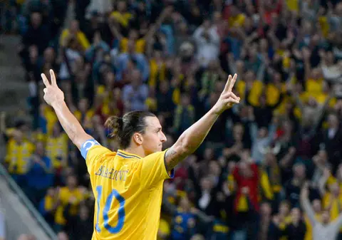 Ibra, golul secolului | Zlatan Ibrahimovici a dat toate golurile Suediei contra Angliei, scor 4-2, ultimul dintre ele fiind fenomenal | VIDEO