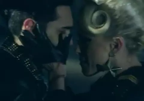 Anda Adam are o inimă de dat! Ia-o la întrebări pe libertatea.ro şi poate vei afla cui! VIDEO