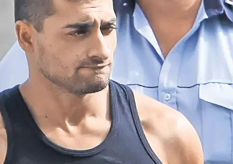 Asasinul studentei japoneze, acoperit de un poliţist