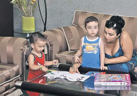 Adriana Bahmuţeanu: "Sunt o pârlită cu doi copii!"