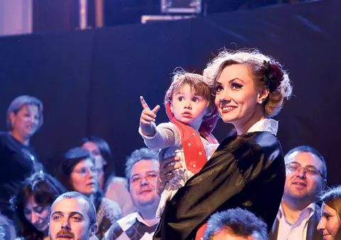 «Bebeluşa» Oana Ioniţă a făcut party în weekend | Şi-a serbat fetiţa cu colegii de la «Dansez pentru tine»