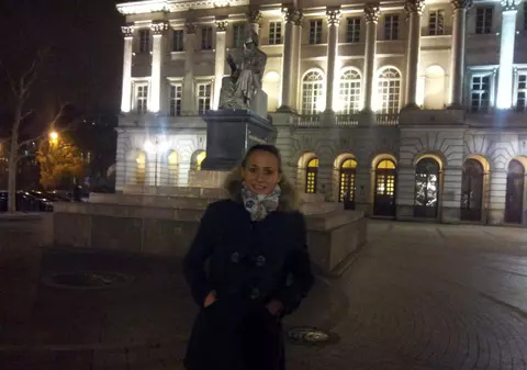 Camelia Potec s-a plimbat noaptea prin Varşovia  