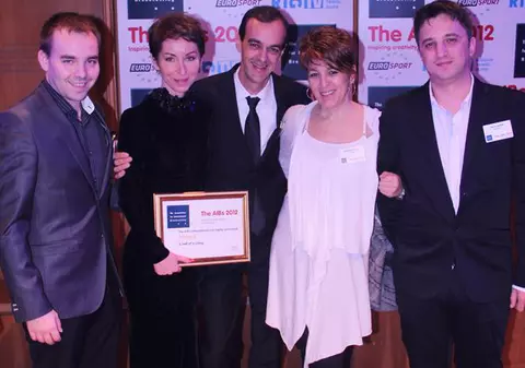 Carmen Moise, la dineul Regelui Mihai de la Londra, într-o rochie Mirela Stelea elegantă și sobră