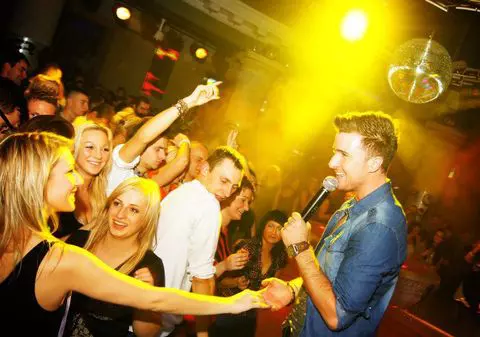 Mario Bischin: "Piesa MACARENA face ravagii în Europa" | VIDEO