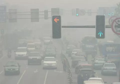 Avertizare de ceaţă densă pe autostrăzile A1, A2 şi A3 şi pe mai multe drumuri naţionale