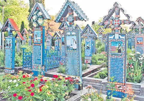 Cimitirul de la Săpânţa, cel mai frumos din lume