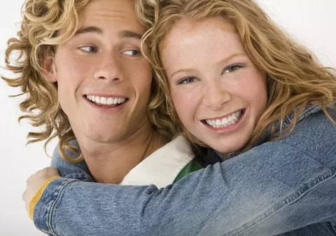 STUDIU: Bărbații se simt mai atrași de femeile care seamănă cu ei