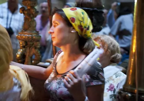 FEMEIA şi BISERICA Ortodoxă. De ce femeile au MAI PUŢINE DREPTURI decât bărbaţii în Casa Domnului