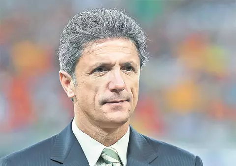 Condamnat, Gică Popescu nu se mai poate gândi la şefia Federaţiei