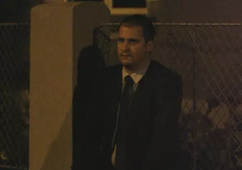 Şerban Huidu, comportament DE NERECUNOSCUT: SINGUR, DEZORIENTAT ŞI CU MORALUL LA PĂMÂNT, la miezul nopţii, pe stradă | FOTO