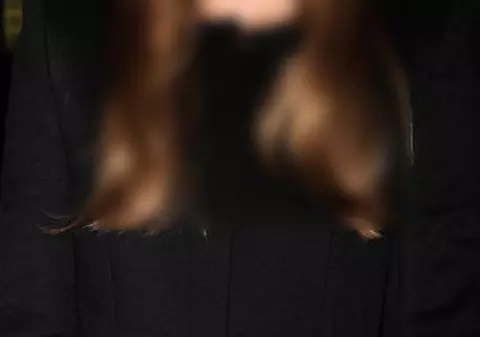 Capete de păpuși mutilate în bradul de Crăciun! Ce vedetă împodobește așa de Sărbători