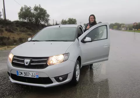 Logan II, elegant, dar mai scump | FOTO