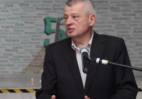 Oprescu se teme de afişele electrorale