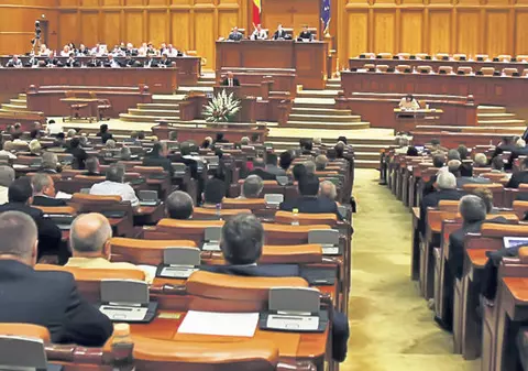 Gata cu luxul parlamentarilor! Deputaţii vor pleca din hoteluri, în chirie