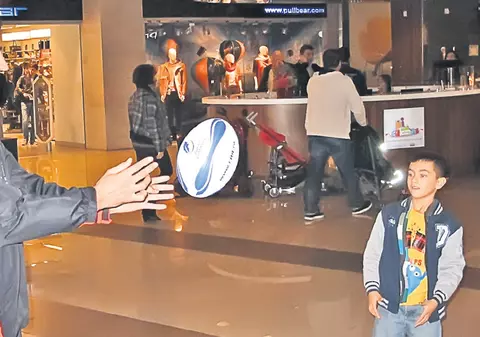 Pase cu fani, poze cu actori