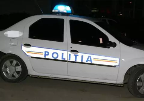 Bătrân jefuit şi ucis în propria casă