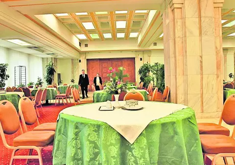 Restaurantul aleşilor aşteaptă parlamentarii