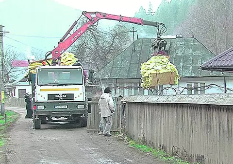 Situaţie disperată pentru un cuplu din Neamţ: Maicile de la Agapia le dărâmă casa înainte de Crăciun!