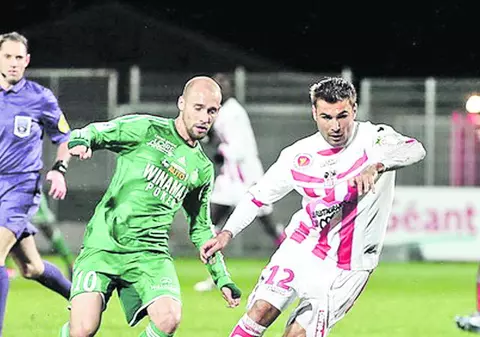 Adrian Mutu doreşte să se stabilească în străinătate. S-a săturat de România?