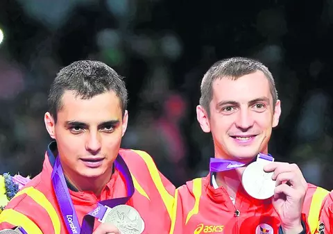 Rareş Dumitrescu şi Florin Zalomir, vicecampioni olimpici la sabie, ar putea renunţa la sport din cauza problemelor financiare
