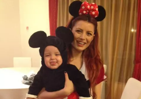 Elena Gheorghe a făcut o PETRECERE COSTUMATĂ pentru aniversarea de un anişor a fiului ei! FOTO