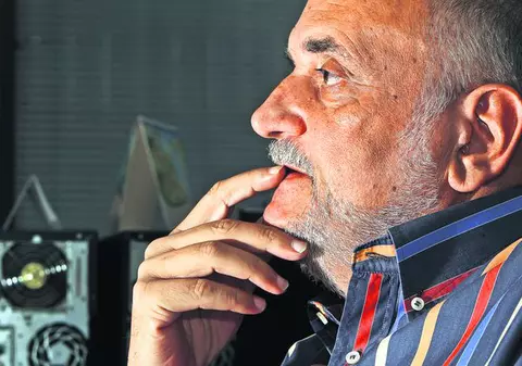 Posesor al unei averi colosale, magnatul Dinu Patriciu e vânat de bănci pentru datoriile acumulate de una dintre firmele sale intrate în faliment: Riscă executarea silită din cauza datoriilor