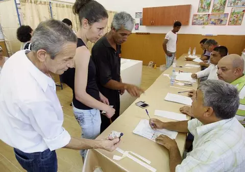 Serviciile de evidenţă a populaţiei vor lucra şi în ziua alegerilor