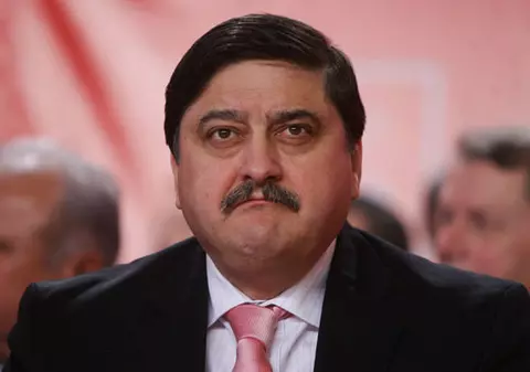 Scandal pe ministere în USL. Nici nu s-a desemnat premierul că început bătălia pentru ciolan între Ponta și Antonescu
