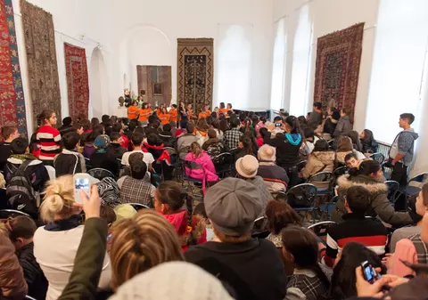 Moş Nicolae a venit şi la copiii din centrele de plasament din Capitală