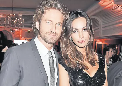 Mădălina, ce părere ai? Gerard Butler vrea copil!