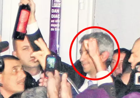 Dan Diaconescu a chefuit degeaba cu sticla în mână. A sărbătorit... dar a pierdut!