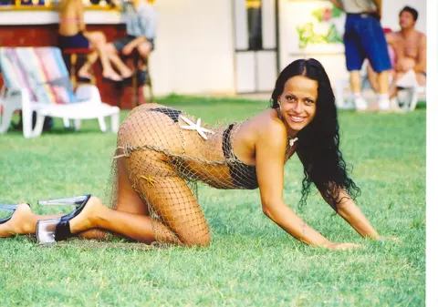 Îți mai amintești cum arăta Anda Adam brunetă și cu sânii mici? Imagini de colecție cu artista