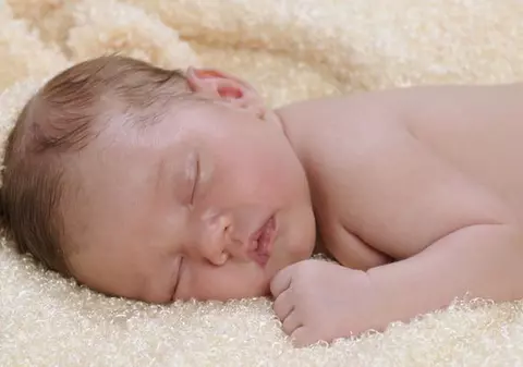 SUPERSTIȚII: Ce se spune despre copiii născuți de Revelion