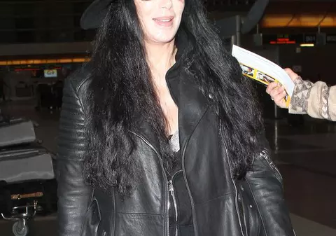 Uite ce seamănă vedeta asta cu Michael Jackson! Ai idee cine e?