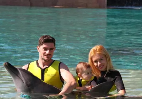 Ce familie frumoasă are Răzvan Cociş!
