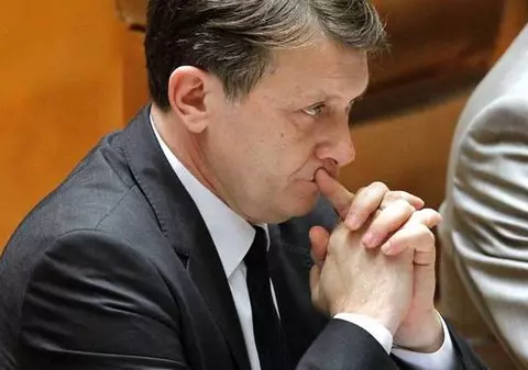 Şedinţe în USL pentru validarea miniştrilor
