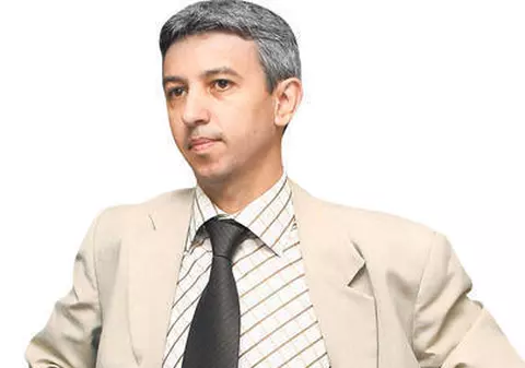 Alegeri parlamentare 2012. Dan Diaconescu a ajuns înaintea lui Ponta la Târgu Jiu