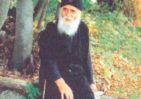 PROFEŢIILE UNUI CĂLUGĂR, la mare cinste în Grecia!