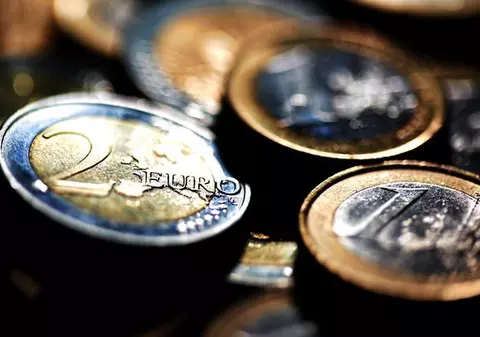 Letonii s-au hotărât: vor renunţa la moneda naţională