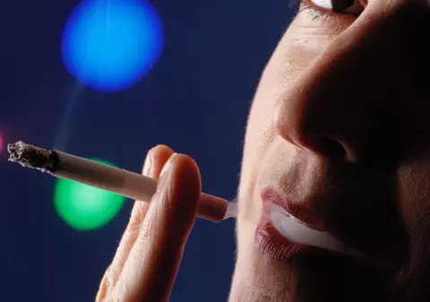 De la 1 ianuarie fumatul va fi interzis în majoritatea locurilor publice! Vezi unde vei mai putea savura o ţigară!