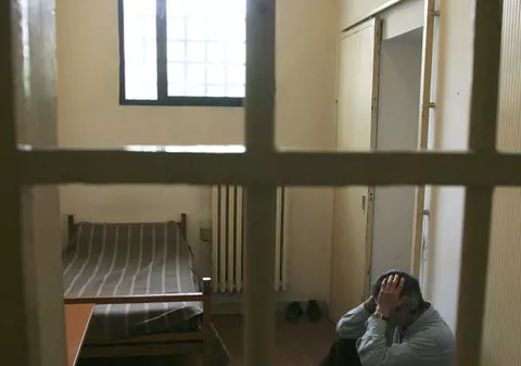 Opt români au fost condamnaţi la 23 de ani de închisoare în Anglia