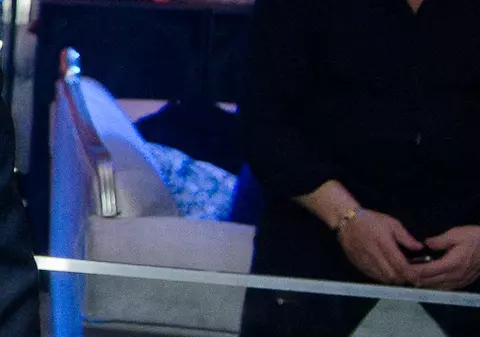 AVEM DOVADA! Constantin Iosef într-un club de fiţe! Soarbe din priviri nişte fete aproape goale!