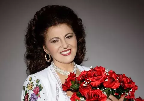 Irina Loghin şi Clejanii fac Revelionul... în club!