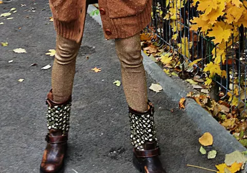 A trecut printr-o despărţire şi a ajuns PIELE şi OS! Uite ce picioare are una dintre cele mai frumoase blonde din România!