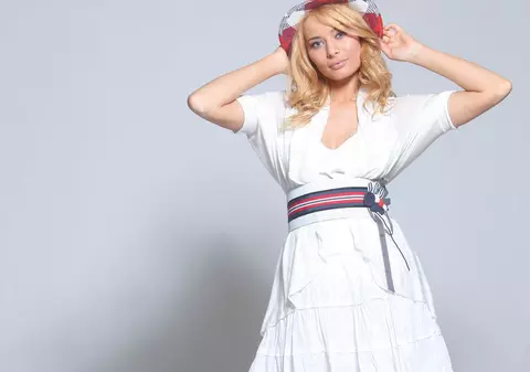 Brad de vedetă! Uite cum arată pomul de Crăciun al Laurei Cosoi. Îți place?