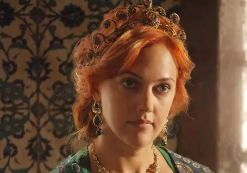 În prag de nuntă, Meryem Uzerli, interpreta sultanei din Hurrem"Suleyman Magnificul", se apără: "Nu sunt LESBIANĂ"